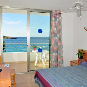sarenal-apartments.ibizaislandhotels.net/